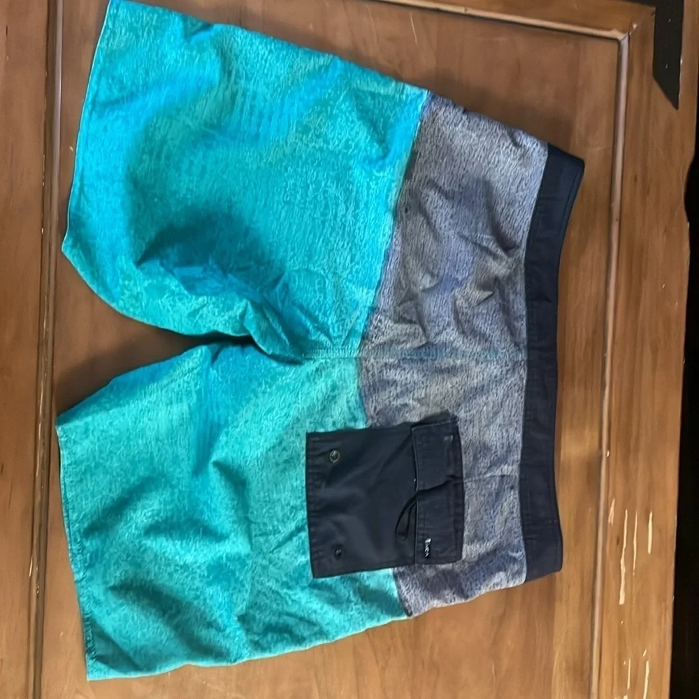 RVCA Board Shorts Size 33